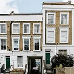Design-Led Flat In Camden On Quiet Street